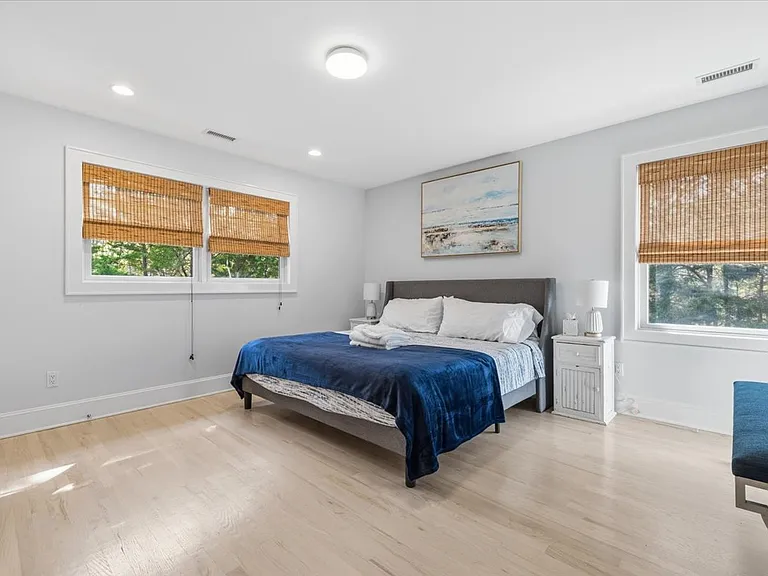 49 Beach Ave — Photo 30