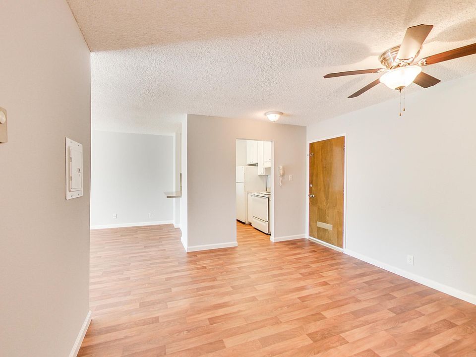 2nd image of 560 Elm St