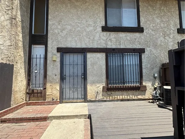 7933 Primrose Ln, Highland, CA 92346