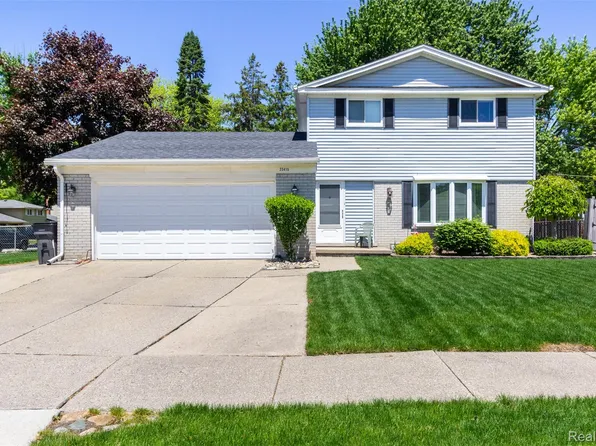 23415 Thornton St, Clinton Township, MI 48035