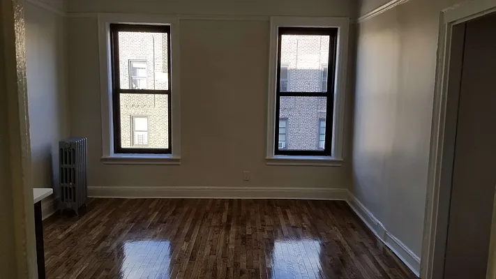 Rented by Realty Queens LLC | media 2