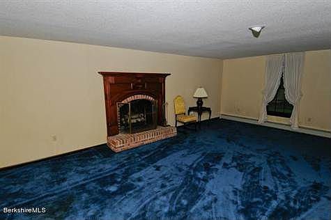 30 Hawthorne living room view 1