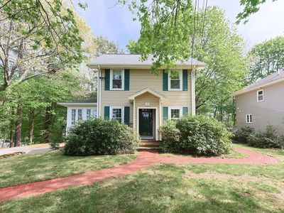 90 Allen St, Walpole, MA, 02081