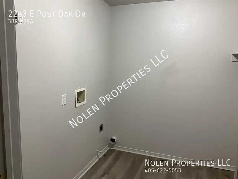 2213 E Post Oak Dr — Photo 16