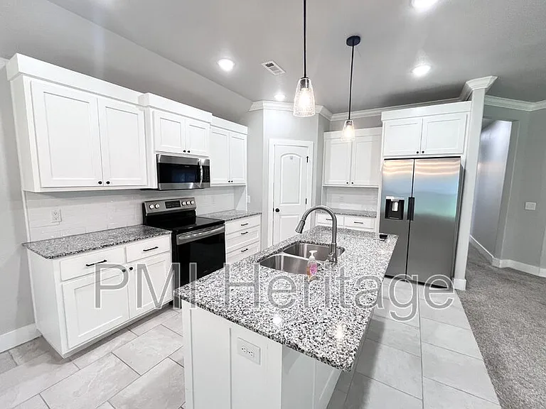 24 Bonhill Ln — Photo 7