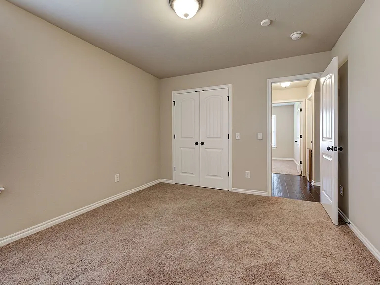 915 Lazywood Dr — Photo 32