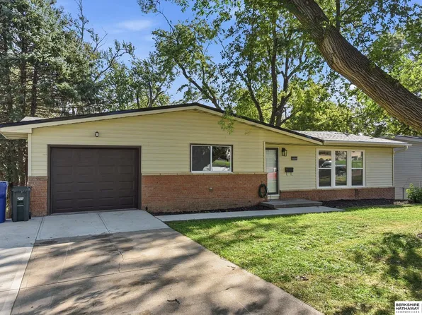 5009 S 82nd St, Ralston, NE 68127
