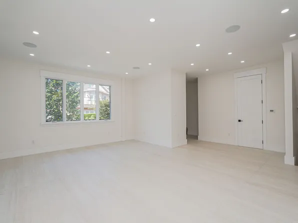 1753 East 21st Street image 8 of 49