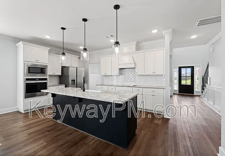 2217 Laurens St — Photo 7