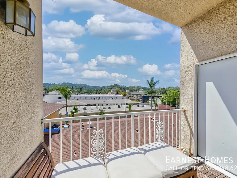 4348 Mammoth Ave #303 — Photo 18