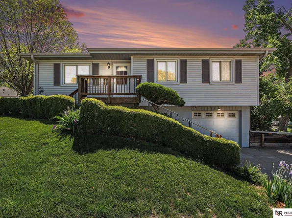 7311 Elizabeth St, La Vista, NE 68128