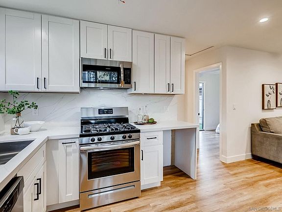 4th image of 2022 Polk Ave