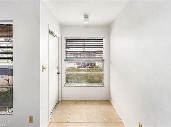 3rd image of 218 Oakmont Pkwy