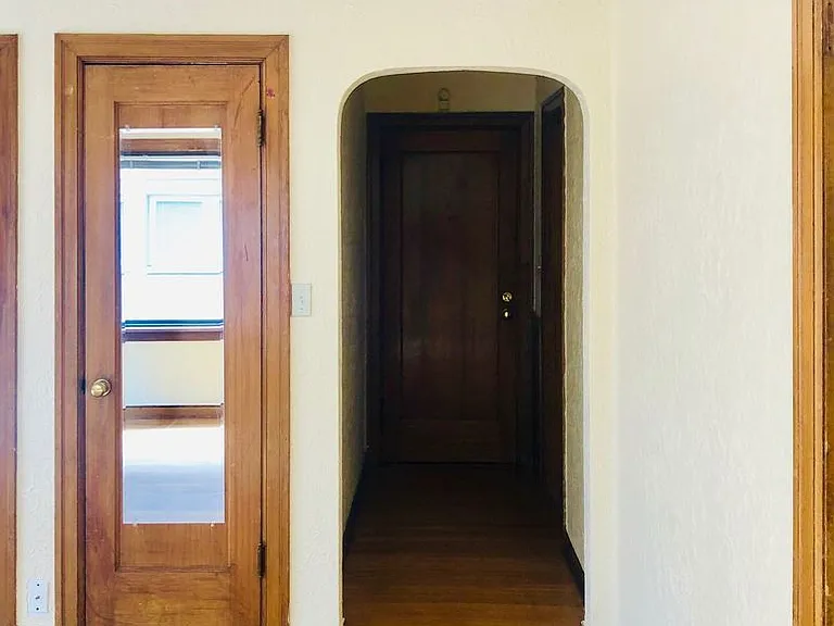221 W Mercer St — Photo 15