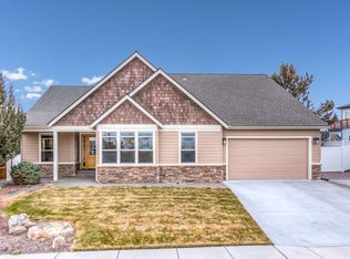 3733 SW Yew Ln, Redmond, OR 97756