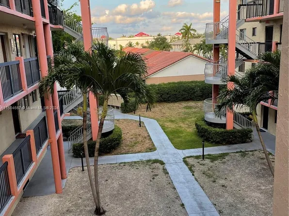 5300 W 21st Ct APT 313, Hialeah, FL 33016