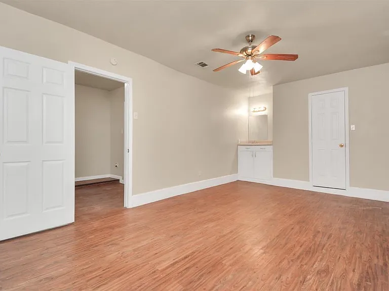 4803 Beechaven St — Photo 23