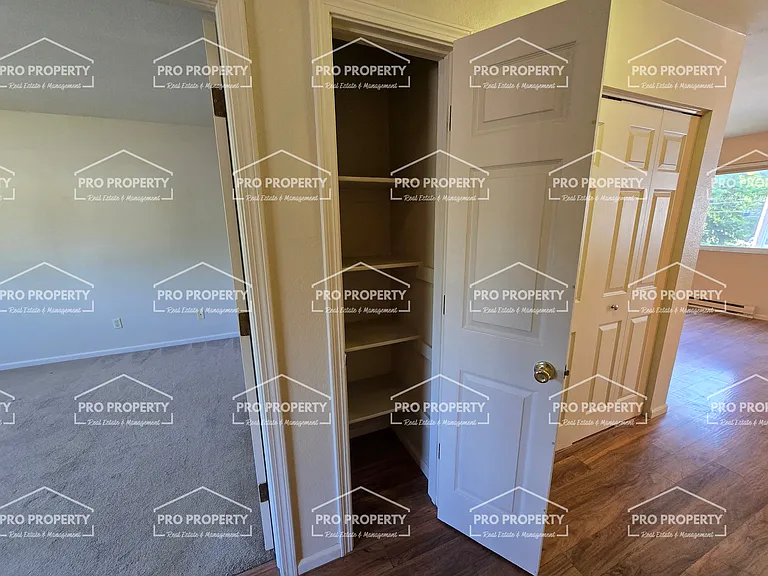 1506 E 5th St — Photo 11