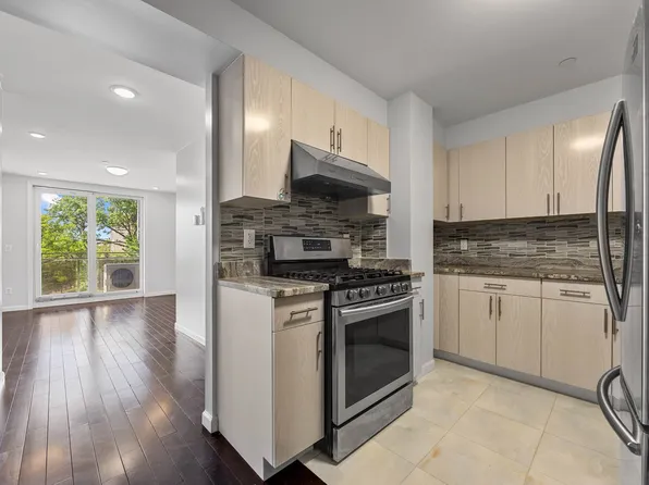 138-12 Northern Boulevard image 5 of 17