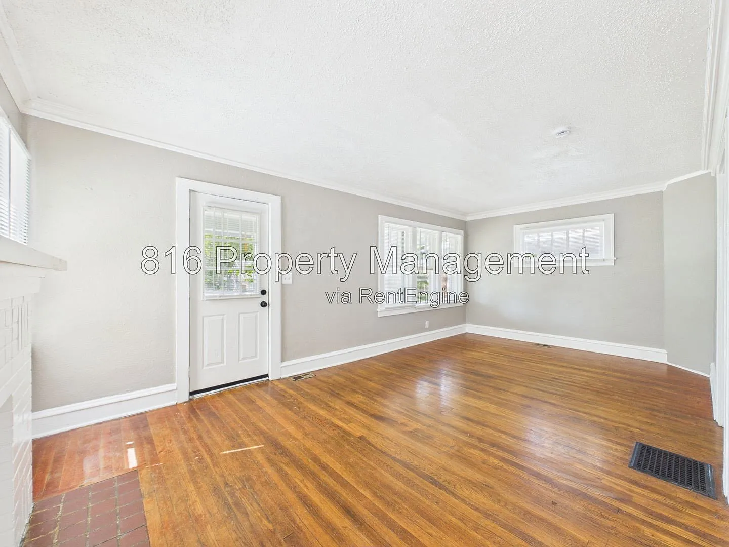 4 bed, 1.0 bath, 1144 sqft, $1,450 — Photo 2