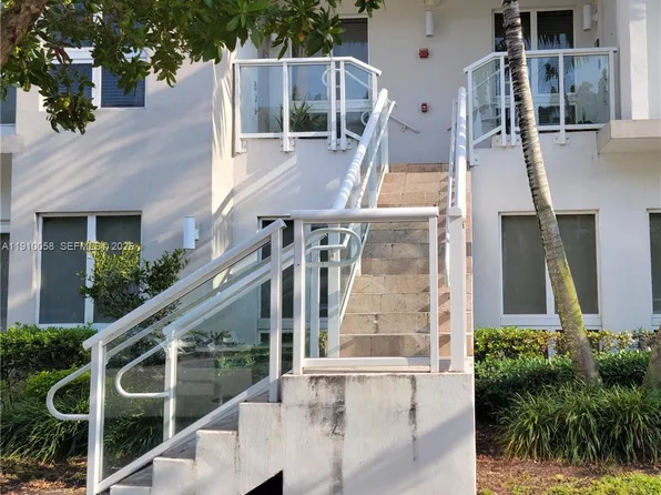 10280 NW 63rd Ter APT 203, Doral, FL 33178