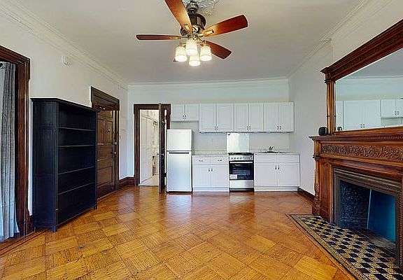 2nd image of 136 Joralemon St APT 3F