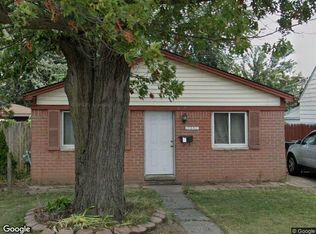 17857 Wellworth St, Roseville, MI 48066