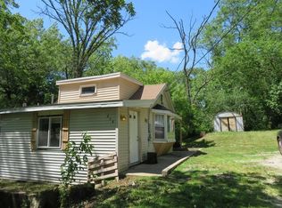 828 Hickory Rd, Twin Lakes, WI 53181