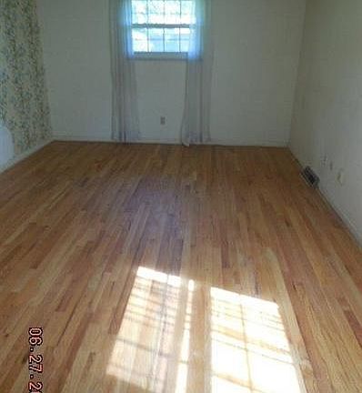 4th image of 1760 Valleybrook Pl