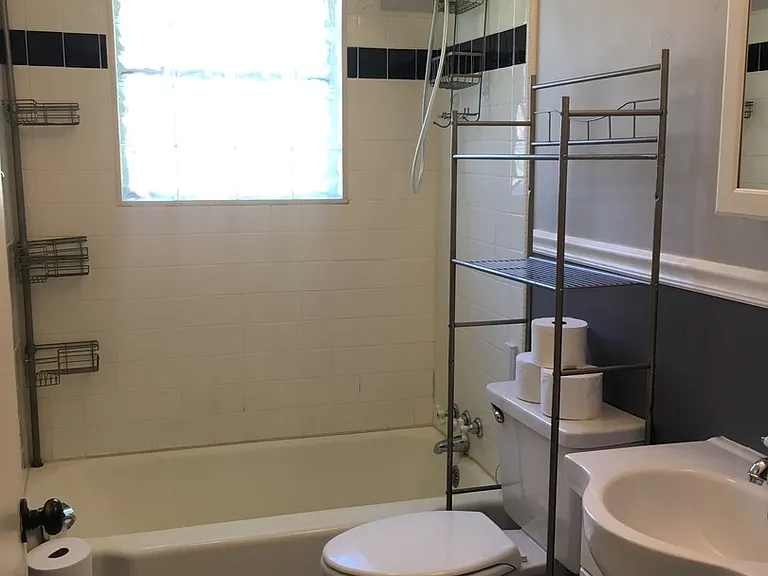 522 Grove Rd — Photo 7