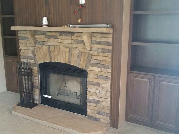 FIREPLACE IN LIVING ROOM