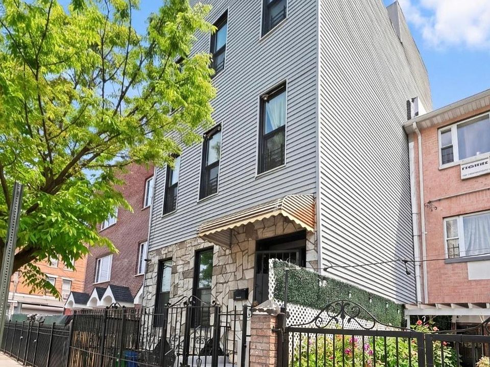 1st image of 965 Glenmore Avenue