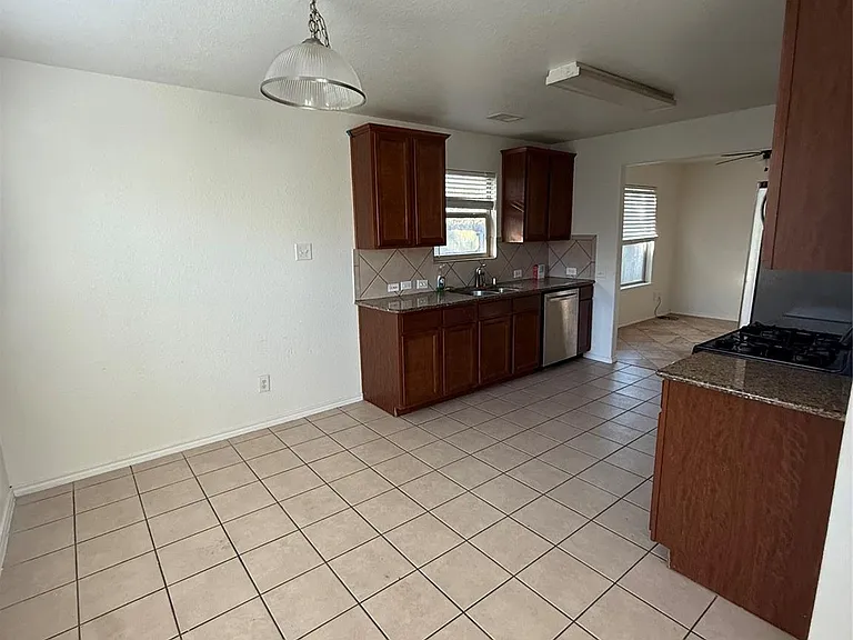 4330 Sprangletop Ave — Photo 8