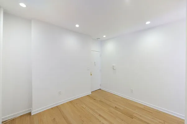 Rented by Aether Property Group | media 25