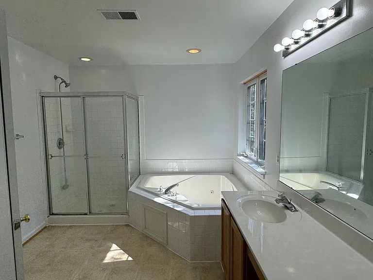 11914 Mary Catherine Dr — Photo 34