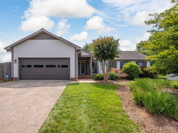 3 N Leslie Ln, Asheville, NC 28805