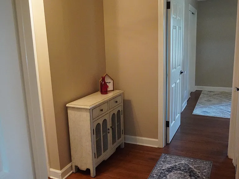 1 Dickens Ln — Photo 16