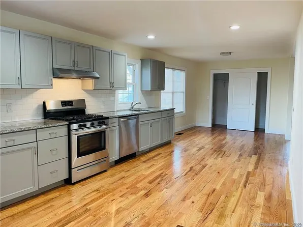 31 Brainerd Road, Branford, CT 06405
