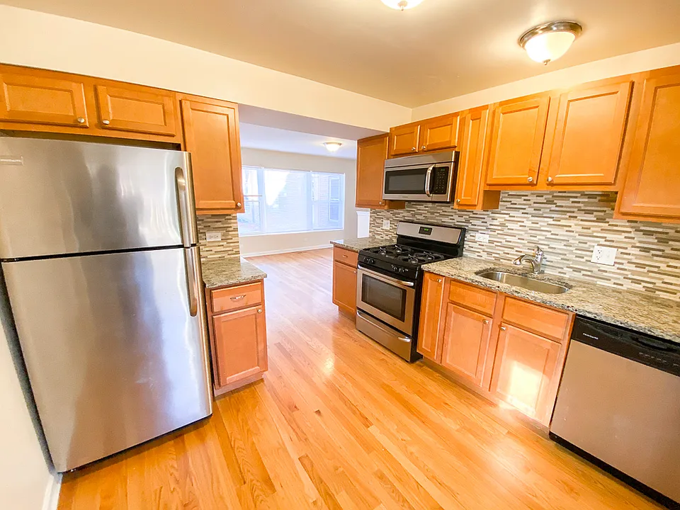2103-23 W. Berwyn Ave.