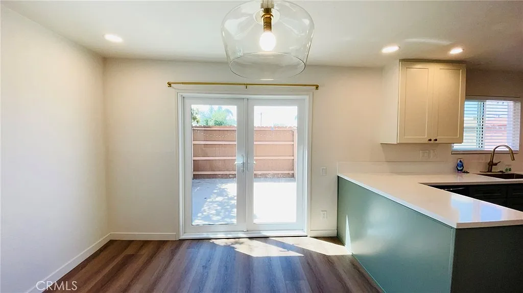 3 bed, 2.5 bath, 1407 sqft, $3,600 — Photo 3