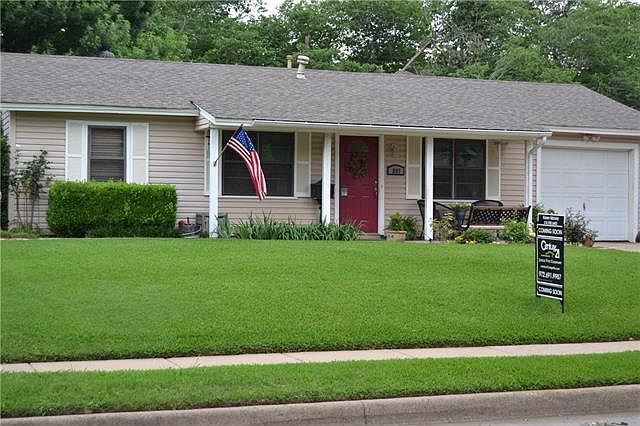 1st image of 807 Aransas Dr