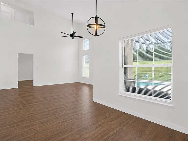 204 Gleneagles Dr — Photo 9