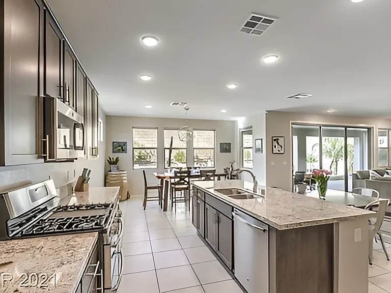 8295 Charleston Peak St — Photo 3