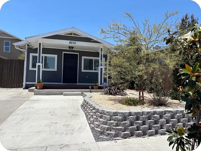 4212 Cherokee Ave — Photo 1