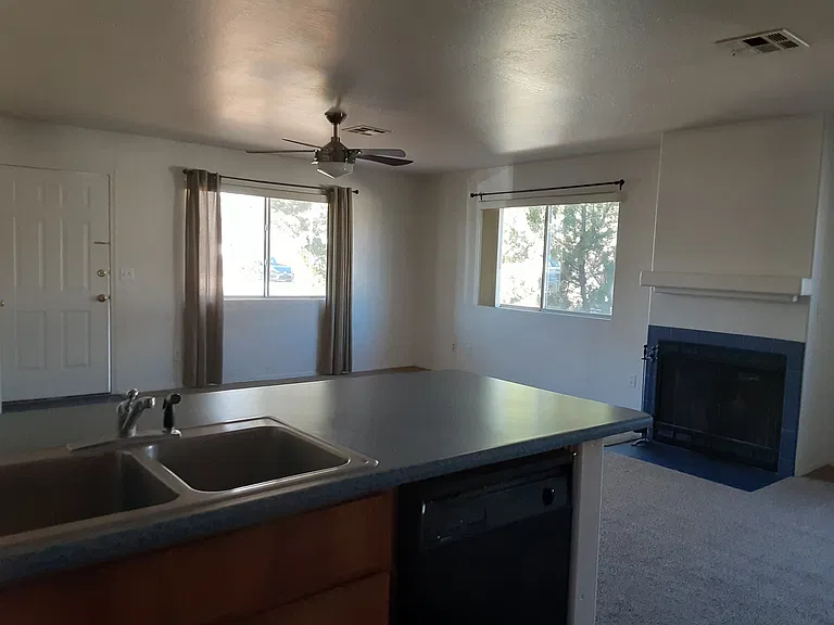 2819 N Superstition Ln — Photo 5