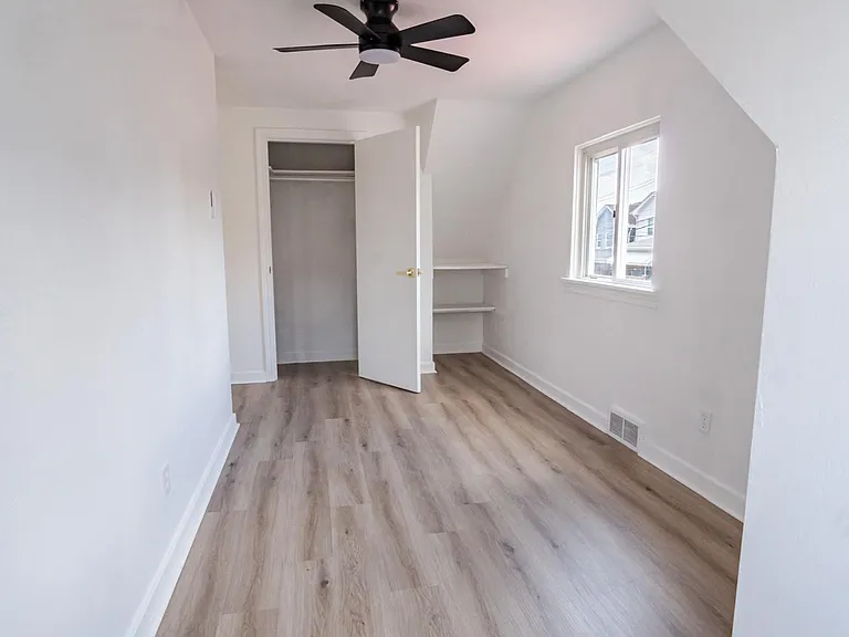 448 Eureka St — Photo 16