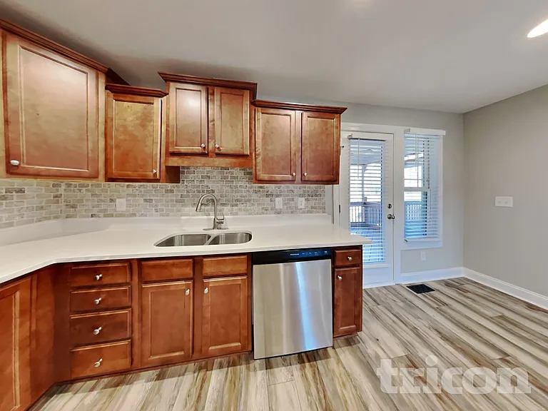 302 Oxfordshire Dr — Photo 5
