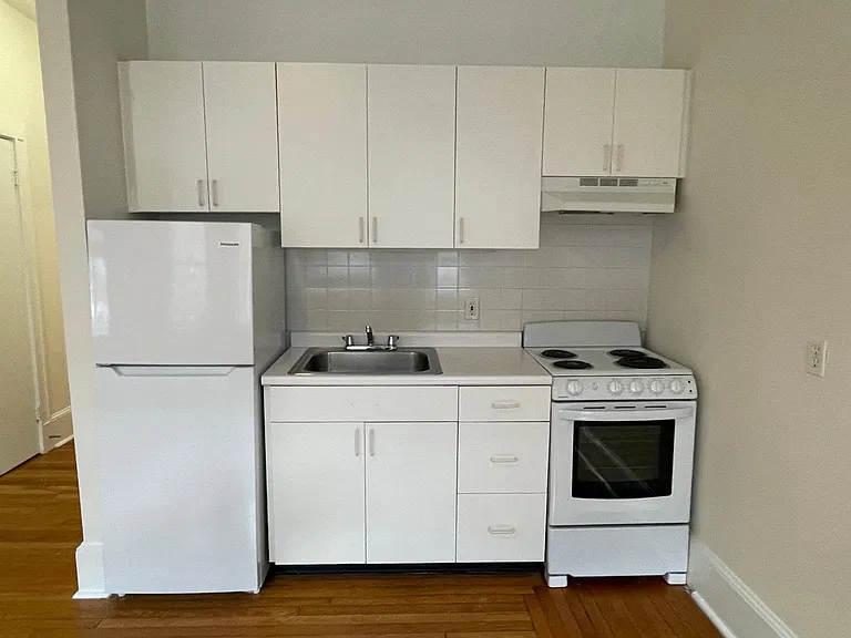 17 Fairbanks St #12A — Photo 2