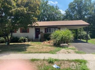 3 Brookside Rd, Edison, NJ 08817