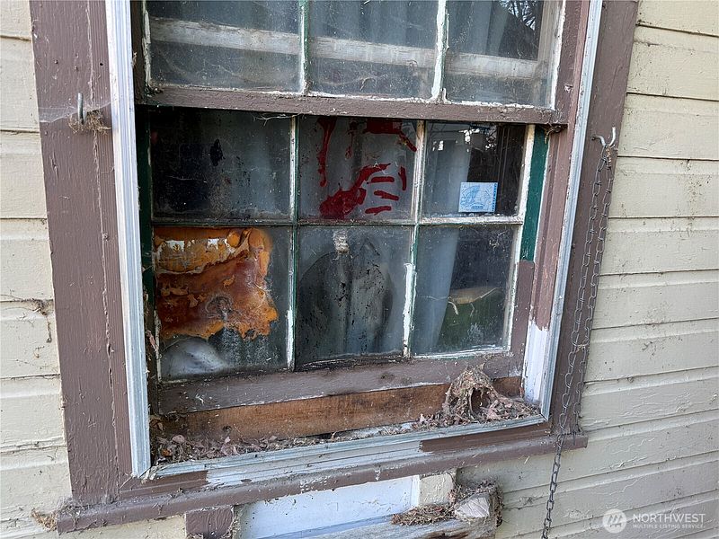 4th image of 602 Cedar Street